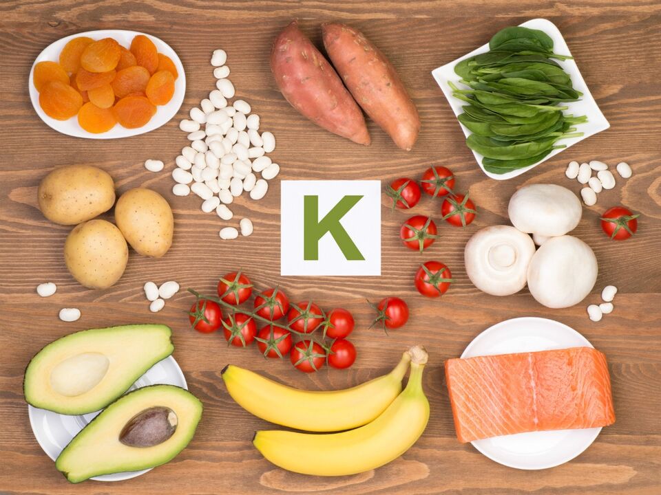 पुरुषों के स्वास्थ्य के लिए आवश्यक विटामिन K युक्त खाद्य पदार्थ